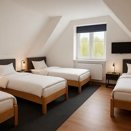 & Hotel *